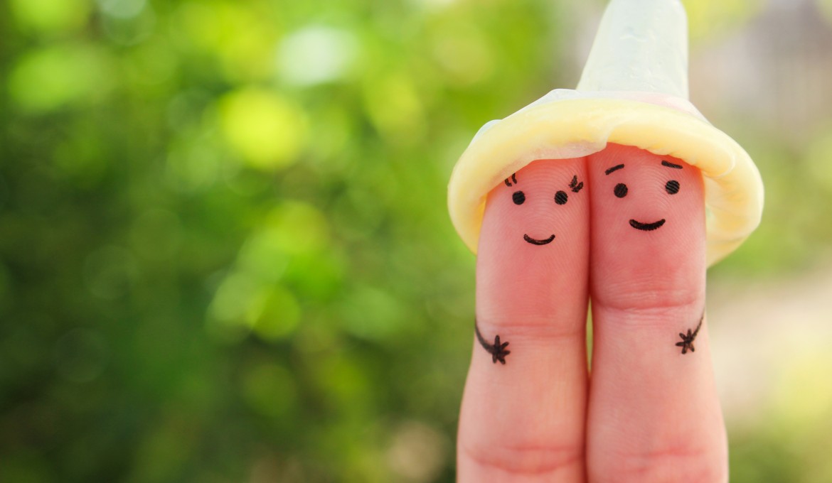 Sexo con condon - Sex with a condom: key tips to enjoy it without the hassle.