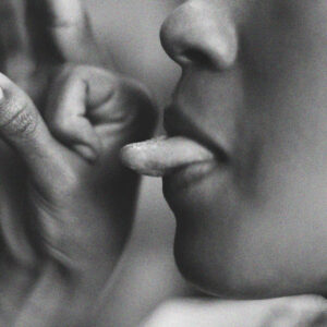 Beso negro 300x300 - Black kiss: what it is and the keys to doing it